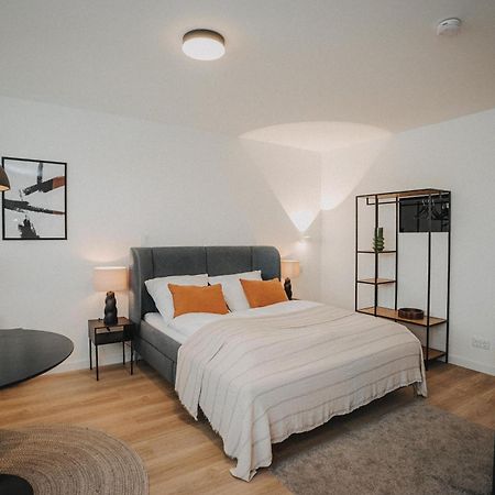 Downtown Apartment Mit Luxusbad Am Hafen Nur 5 Minuten Zu Fuss In Die Innenstadt Und Zum Bahnhof! Ольденбург Екстер'єр фото