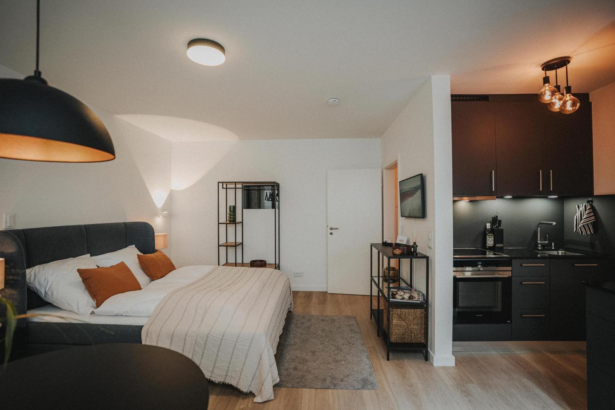 Downtown Apartment Mit Luxusbad Am Hafen Nur 5 Minuten Zu Fuss In Die Innenstadt Und Zum Bahnhof! Ольденбург Екстер'єр фото