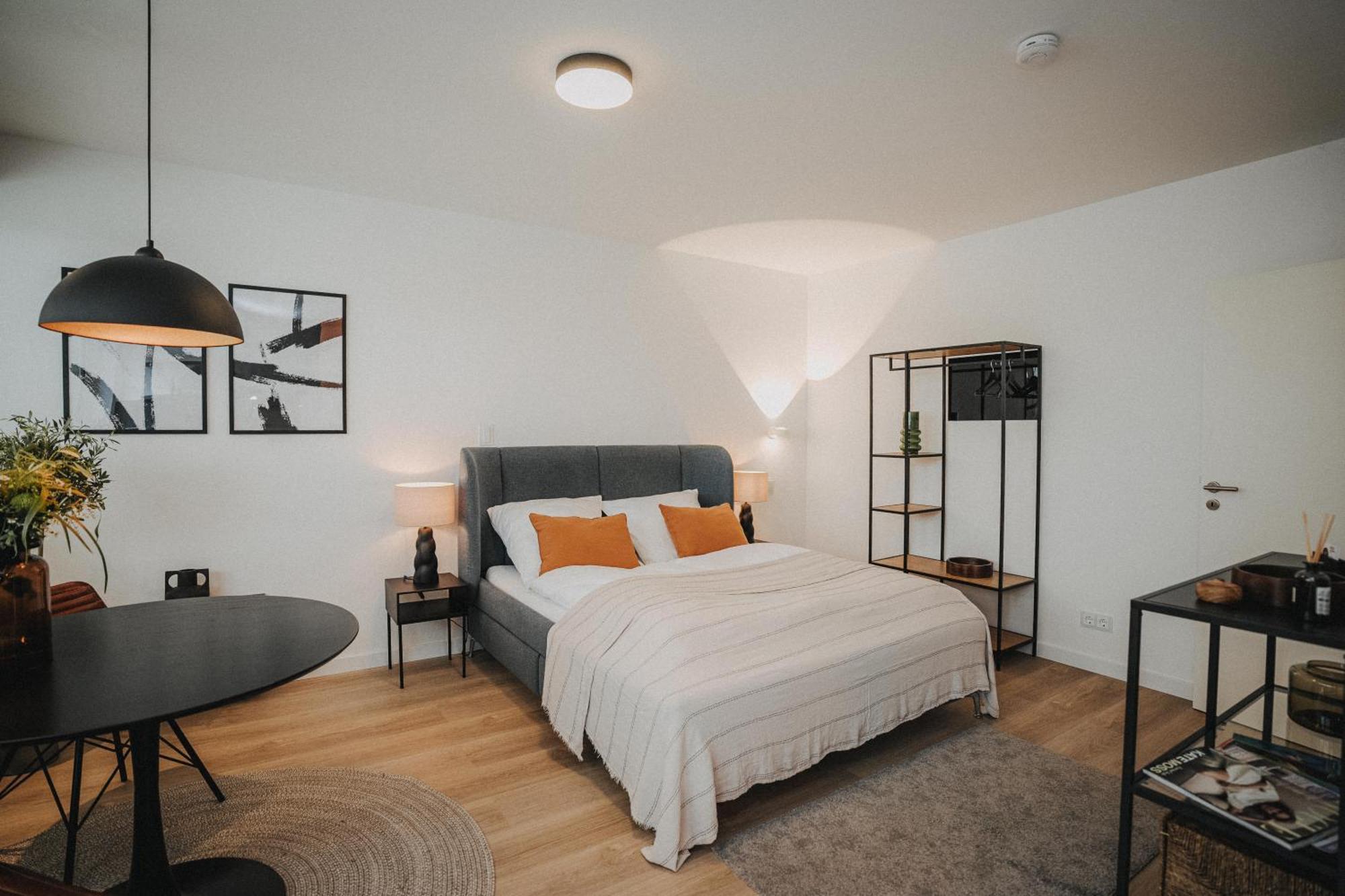 Downtown Apartment Mit Luxusbad Am Hafen Nur 5 Minuten Zu Fuss In Die Innenstadt Und Zum Bahnhof! Ольденбург Екстер'єр фото